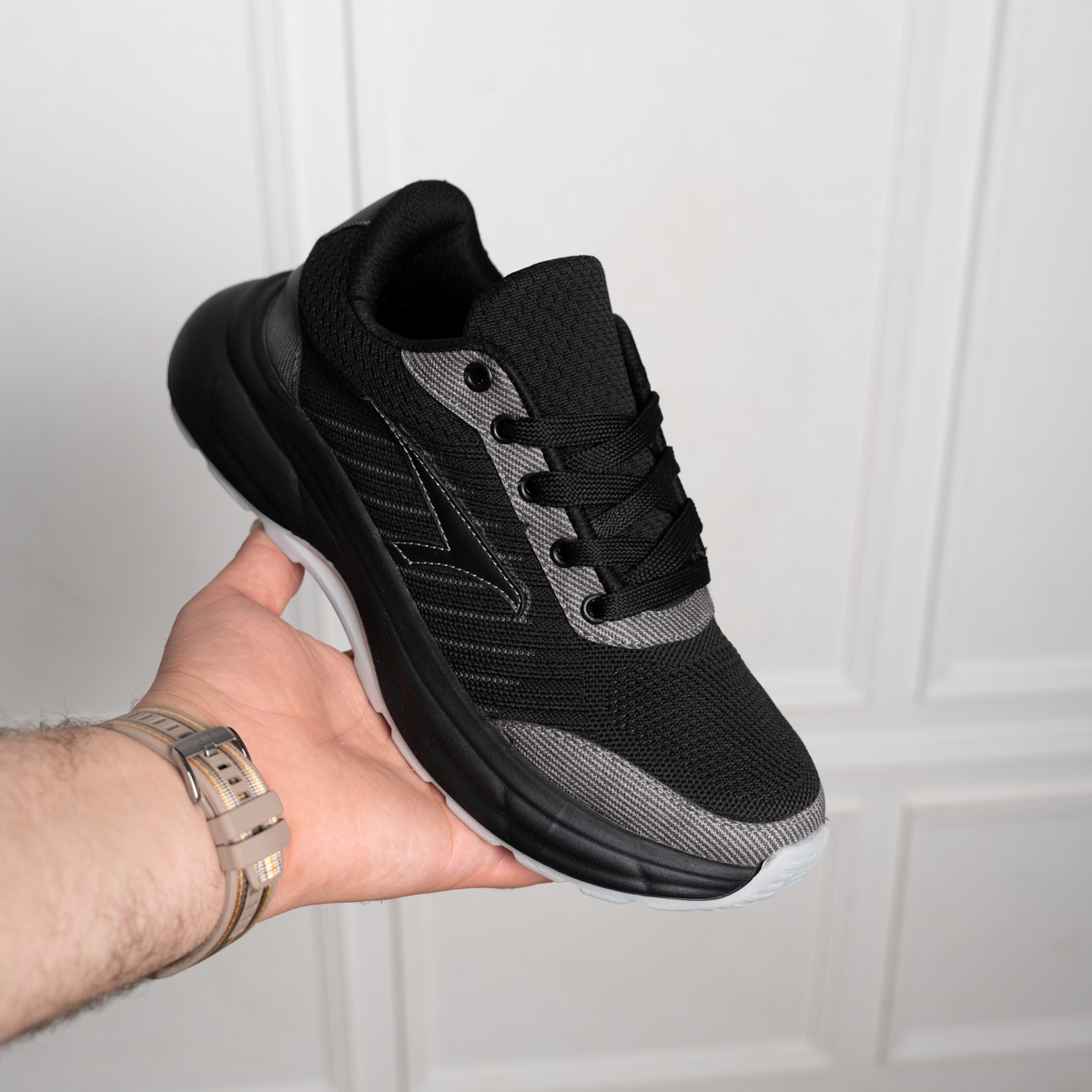 EVA V Sneakers LK7