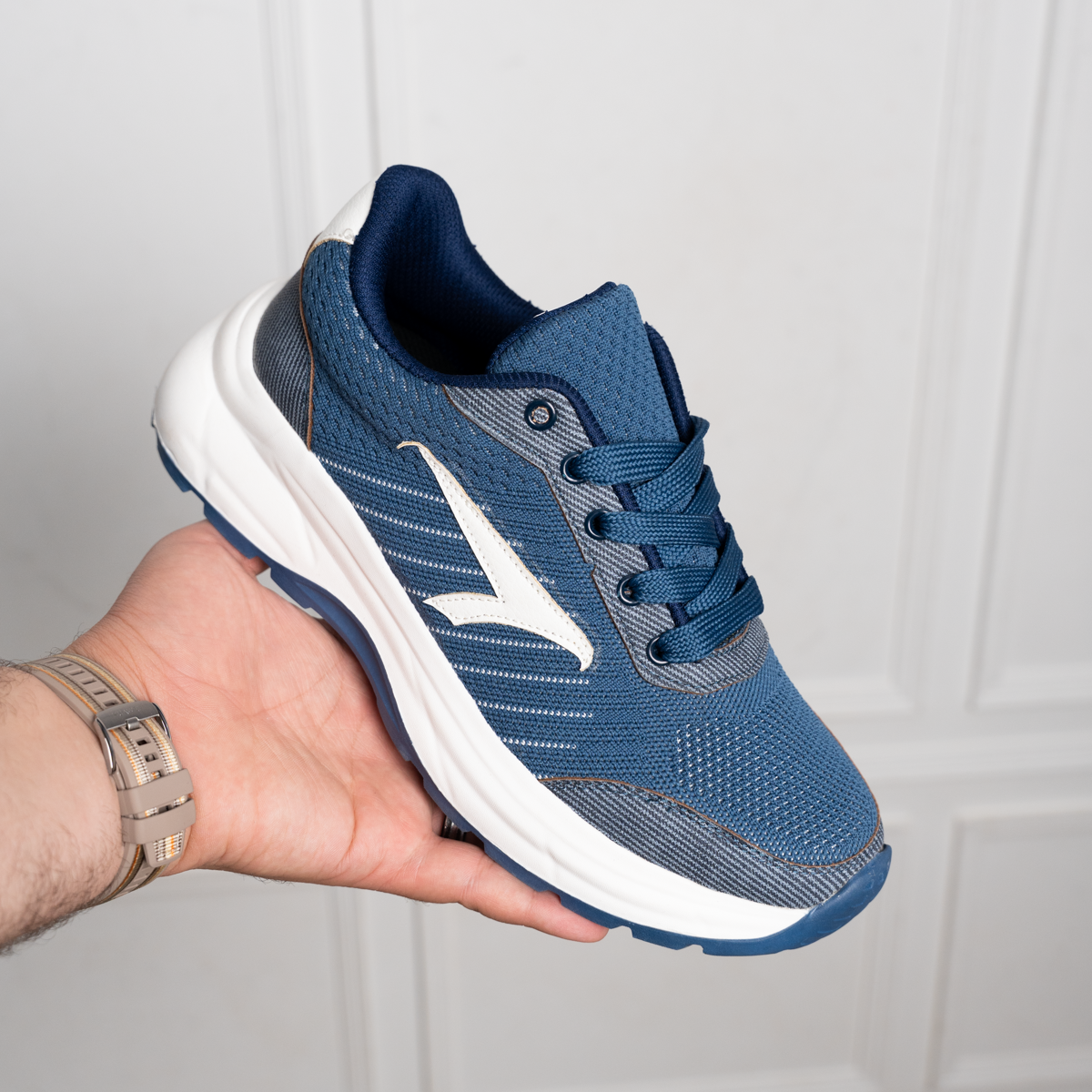 EVA V Sneakers LK7
